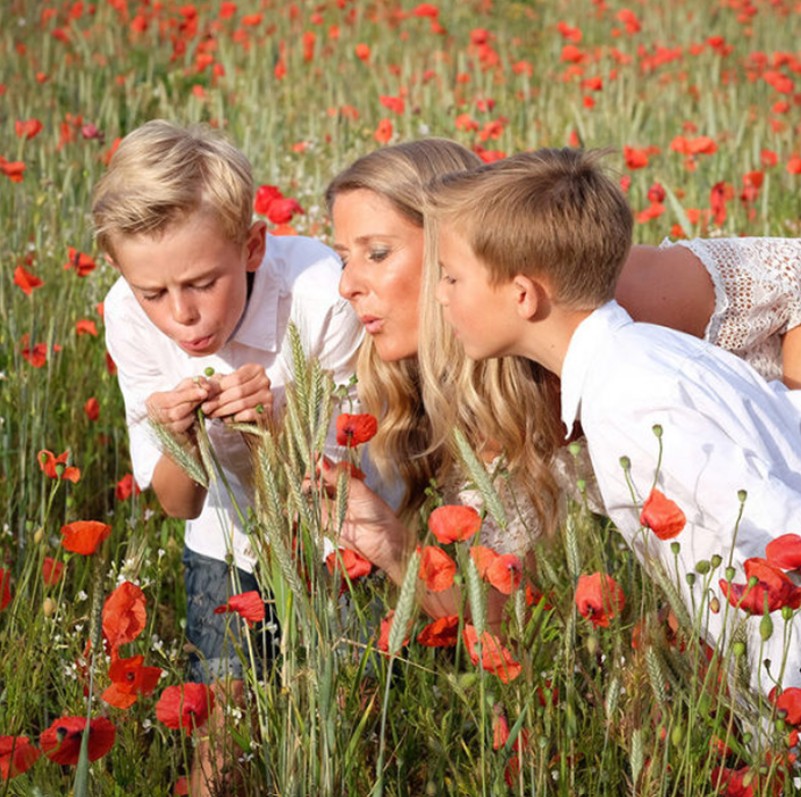 Family Photoshoot Mark Armstrong Photography - Mum and her sons